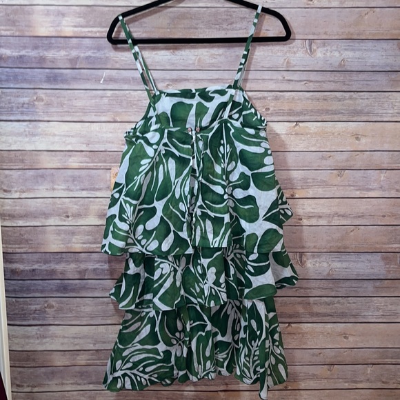 Natalie Anne Tiered Hawaiian Print Dress Size Medium NWT Gauzy Cotton G2 - Picture 6 of 8